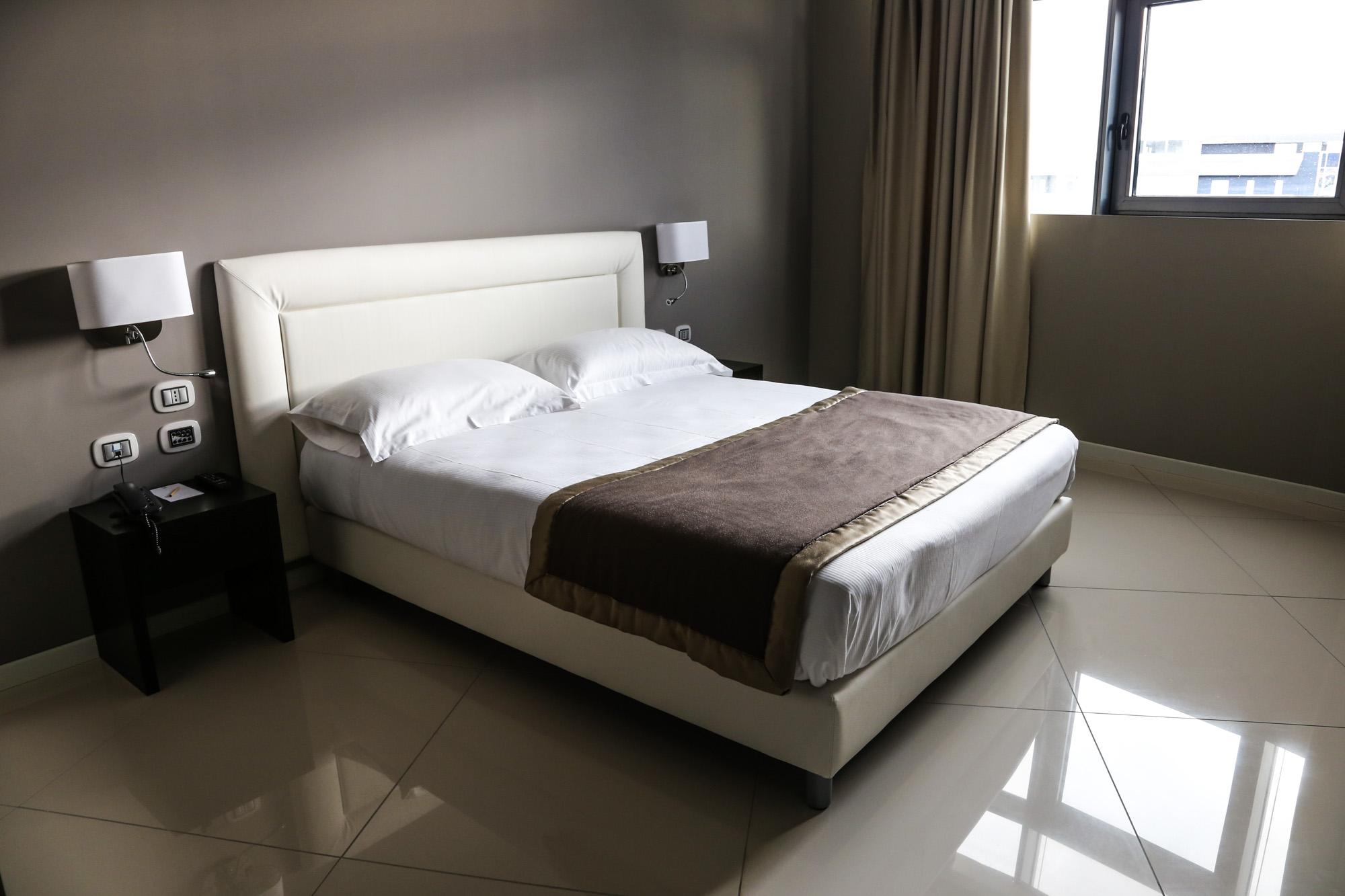 Marconi Hotel เรนเด ภายนอก รูปภาพ