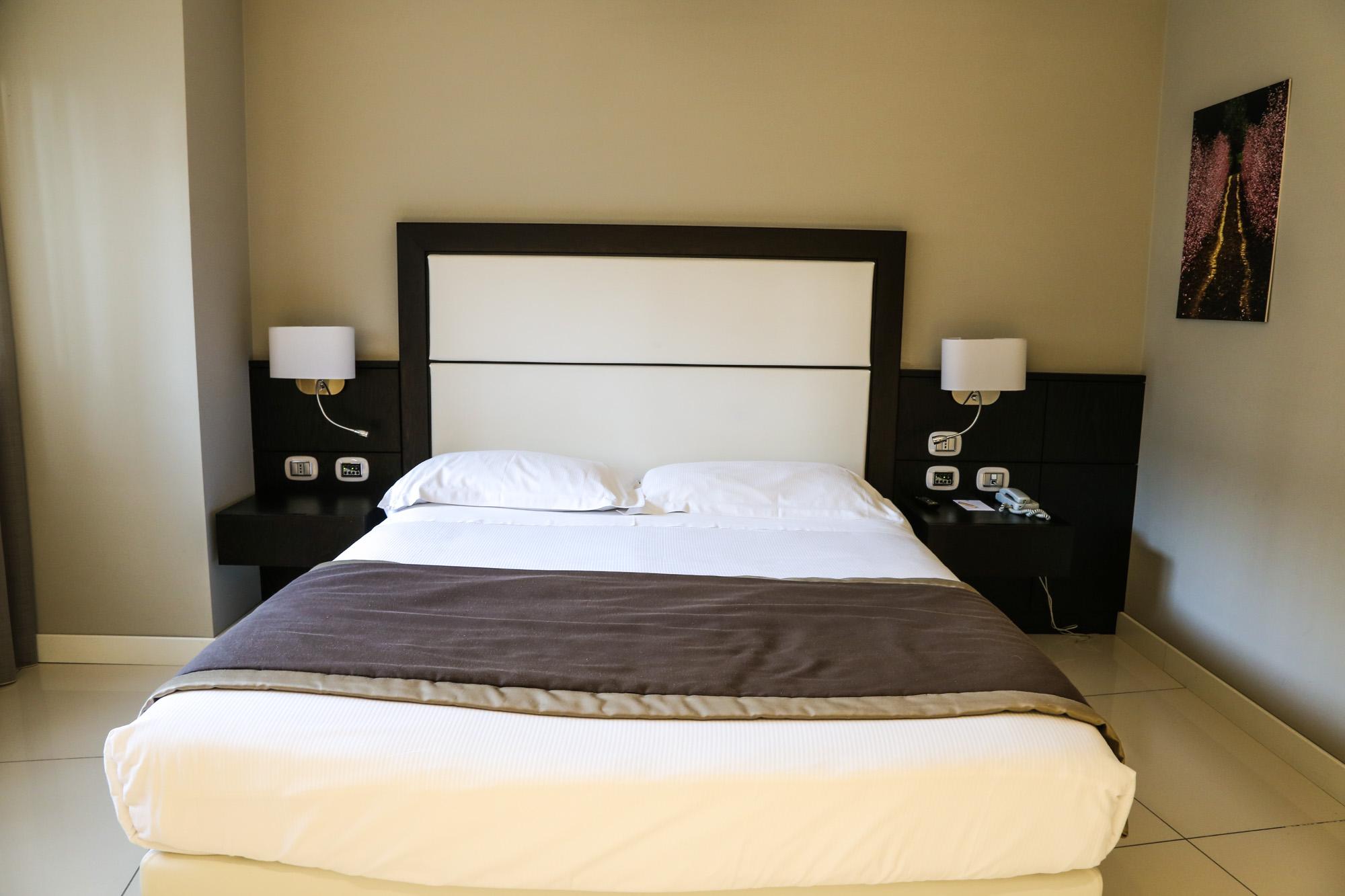 Marconi Hotel เรนเด ภายนอก รูปภาพ