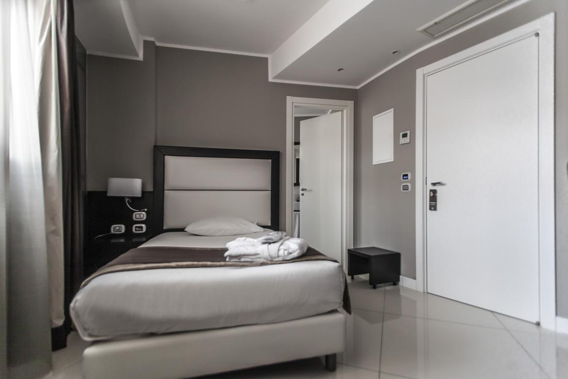 Marconi Hotel เรนเด ภายนอก รูปภาพ